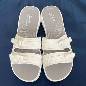 Clarks Women's Cloudsteppers White Slide Sandals